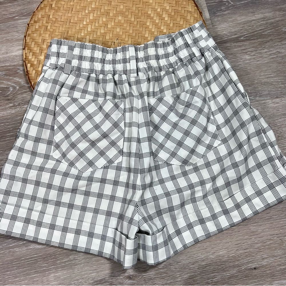 Danielle Bernstein plaid high waisted shorts women’s size 4 - Picture 4 of 5